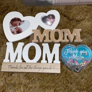 Lot of mom decorations